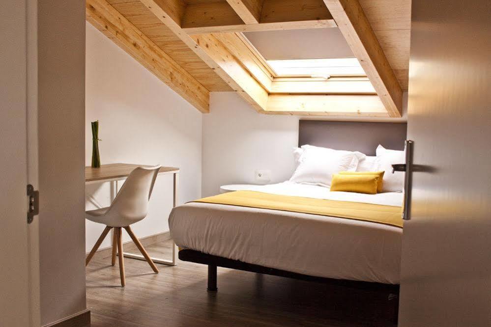 Lux Apartamentos Santiago ซานติอาโก เด กอมโปสเตลา ภายนอก รูปภาพ