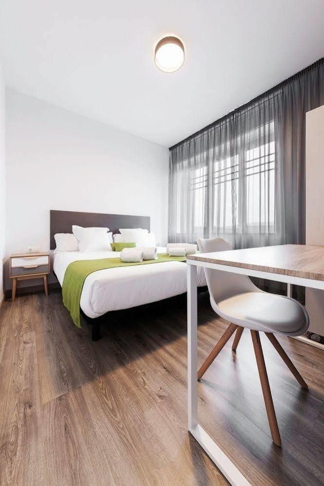Lux Apartamentos Santiago ซานติอาโก เด กอมโปสเตลา ภายนอก รูปภาพ